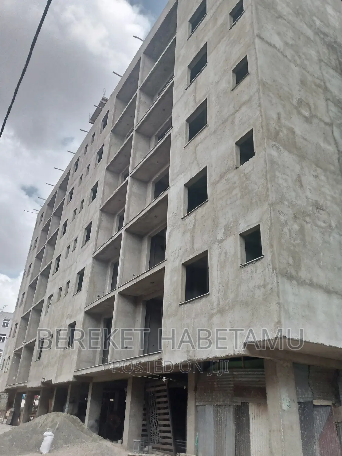 3bdrm Apartment in አዲስ አበባ, Nifas Silk-Lafto for sale