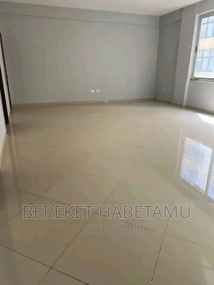 3bdrm Apartment in አዲስ አበባ, Nifas Silk-Lafto for sale