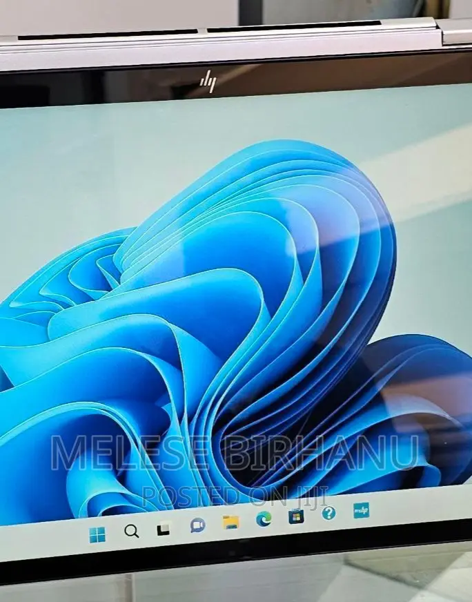 New Laptop HP Envy X360 8GB Intel Core I5 SSD 1T