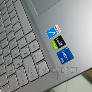 New Laptop Asus VivoBook 15 X505BA 16GB Intel Core I5 SSD 512GB