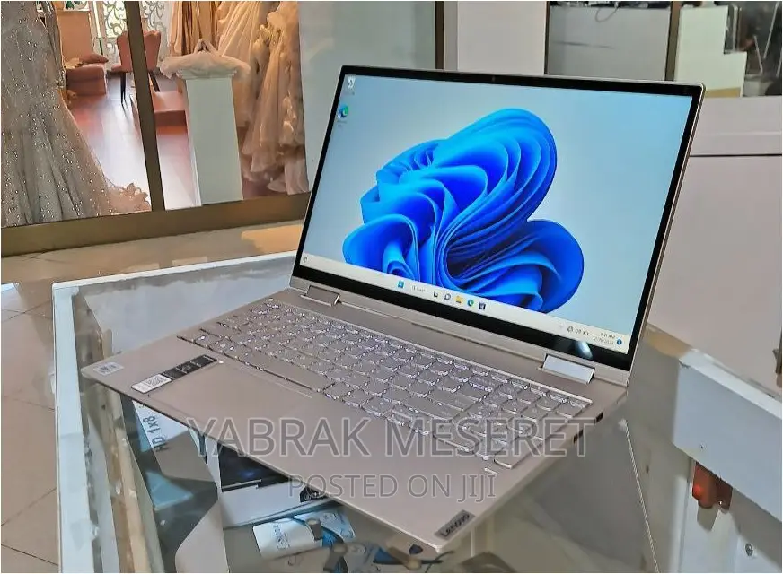 New Laptop Lenovo Yoga C740 16GB Intel Core I7 SSD 512GB