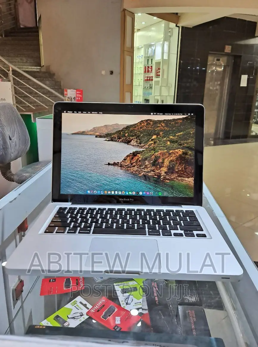 New Laptop Apple MacBook Pro 2012 4GB Intel Core I5 HDD 500GB