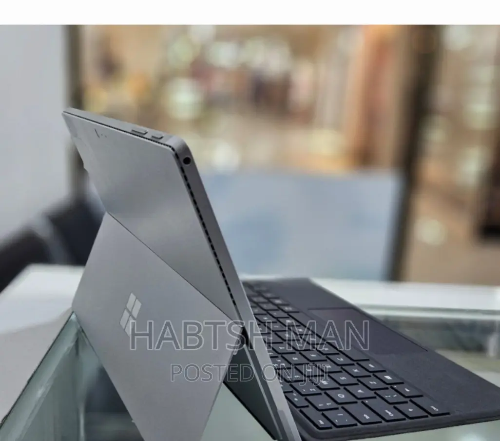 New Laptop Microsoft Surface Pro 4 8GB Intel Core i5 SSD 256GB