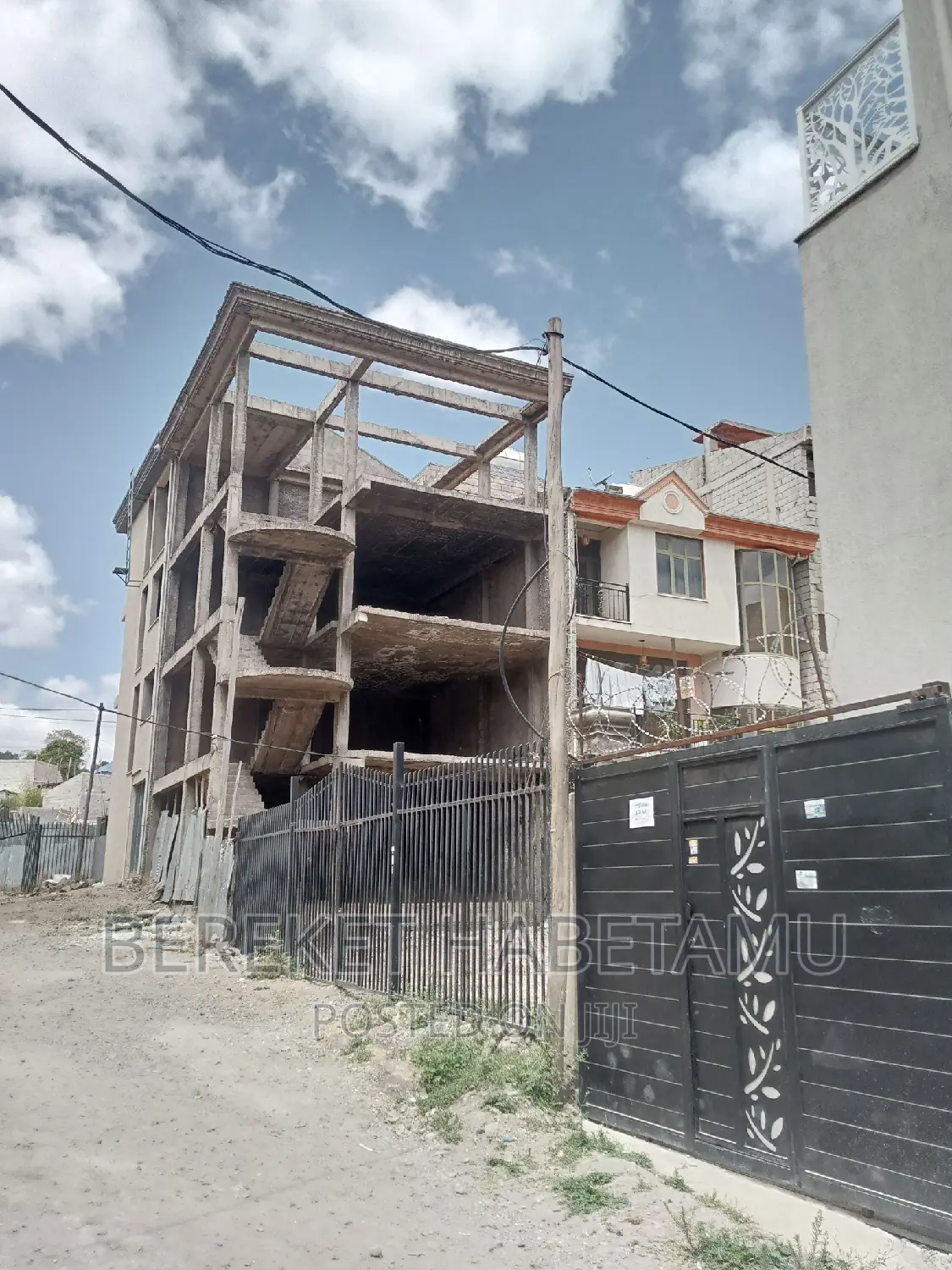 5bdrm House in አዲስ አበባ, Nifas Silk-Lafto for sale