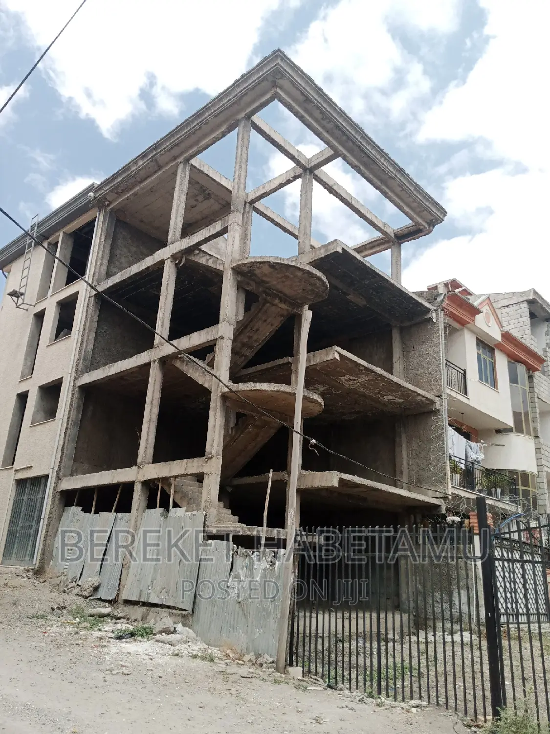 5bdrm House in አዲስ አበባ, Nifas Silk-Lafto for sale