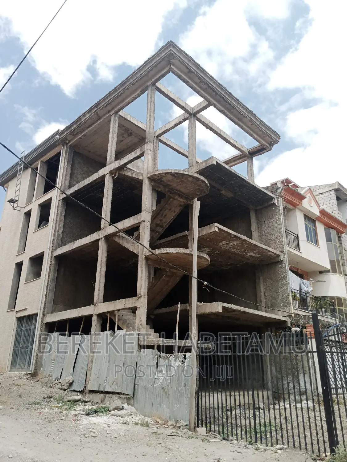 5bdrm House in አዲስ አበባ, Nifas Silk-Lafto for sale
