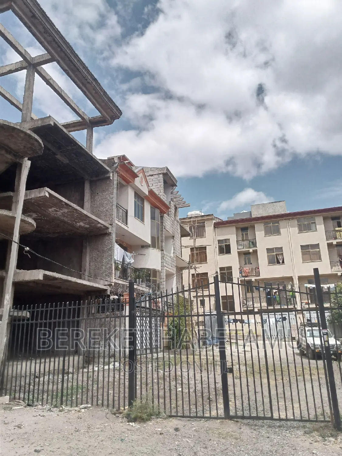 5bdrm House in አዲስ አበባ, Nifas Silk-Lafto for sale