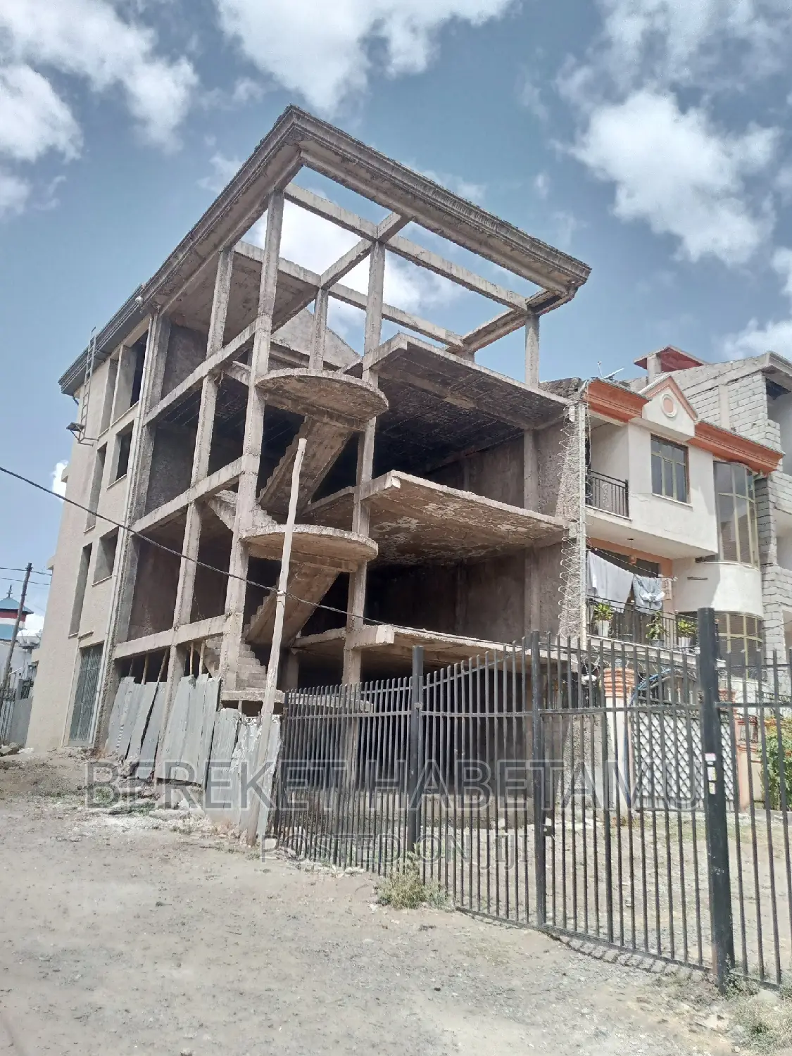 5bdrm House in አዲስ አበባ, Nifas Silk-Lafto for sale