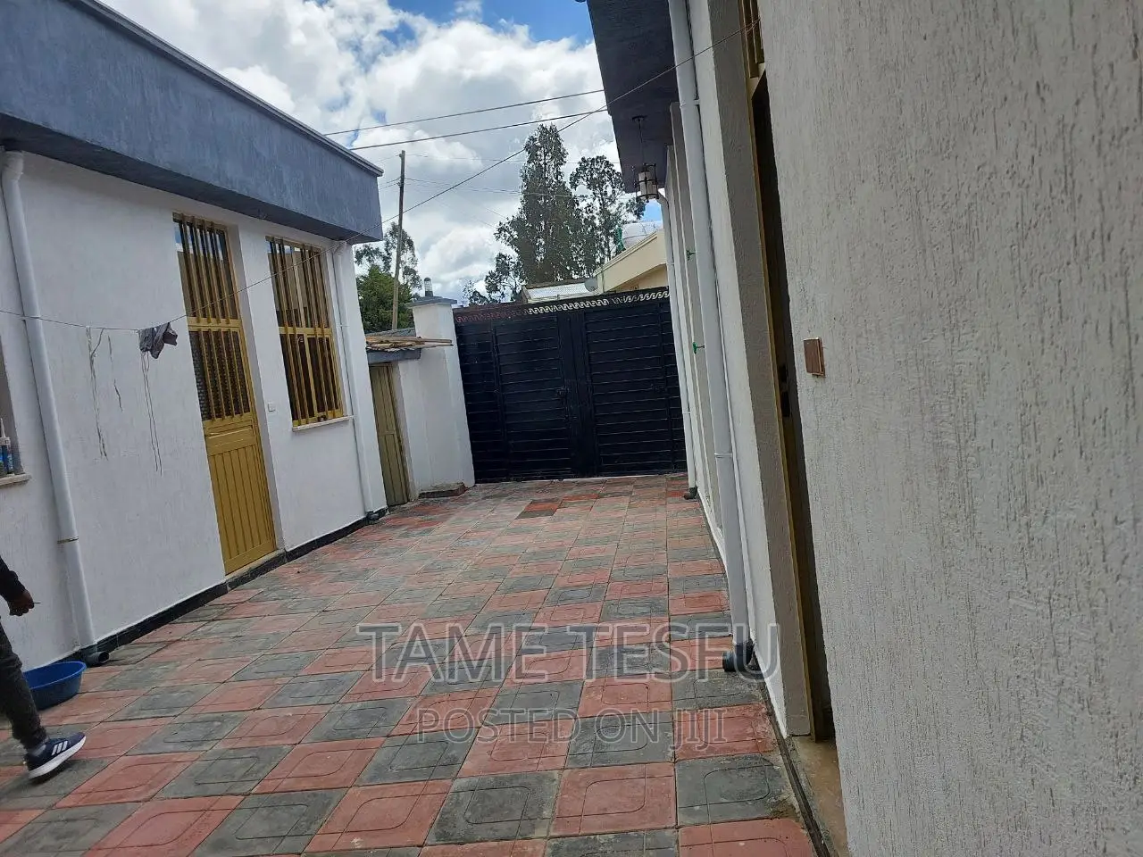 Furnished 4bdrm House in Yeka Kollejii for sale