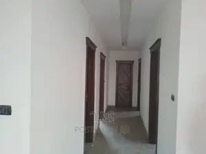 3bdrm Apartment in የግል, Bole for sale