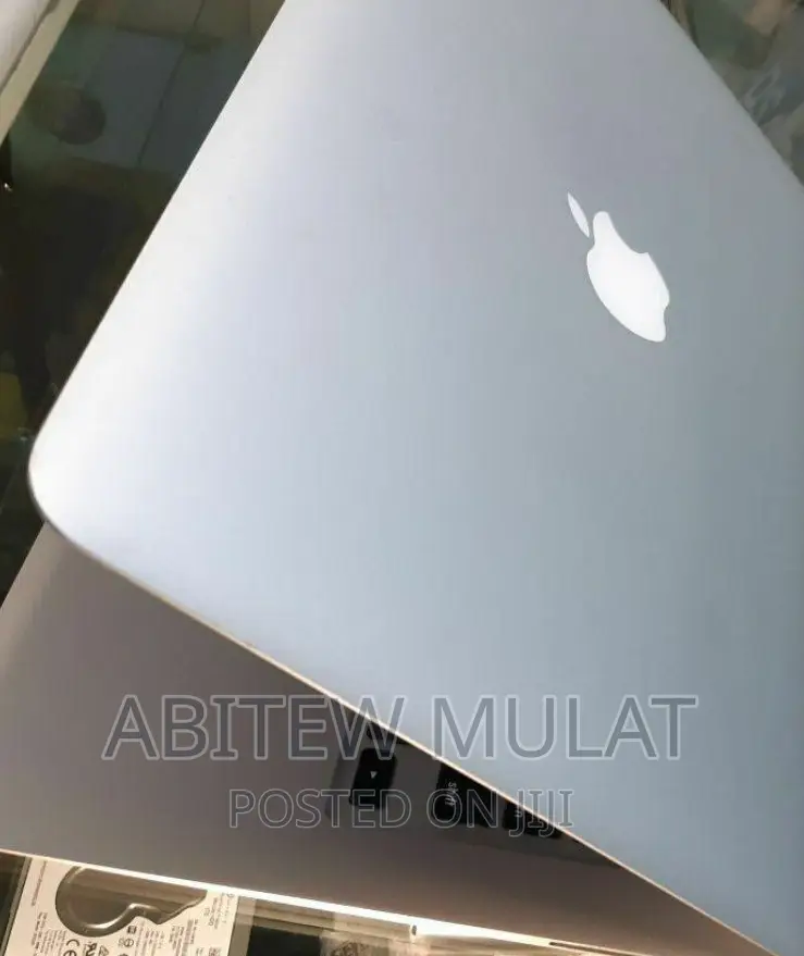 New Laptop Apple MacBook Air 2013 4GB Intel Core I5 SSD 128GB