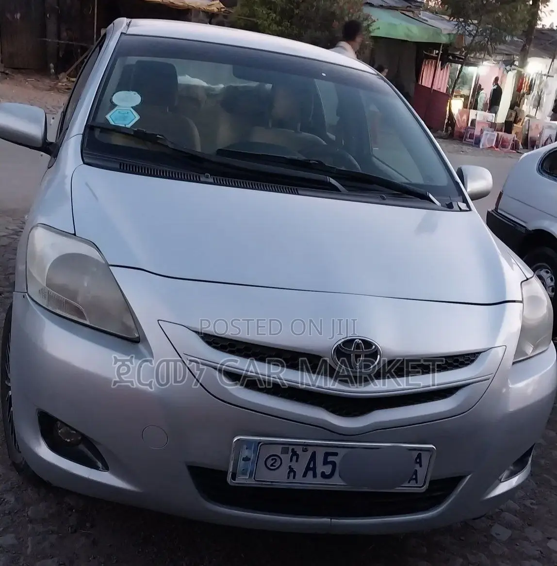 Toyota Belta 2007 Silver