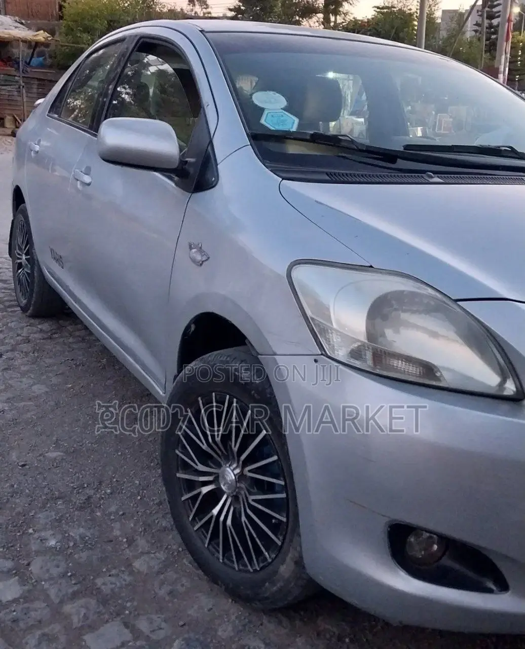 Toyota Belta 2007 Silver
