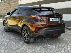Photo - Toyota C-HR 2017 Gray