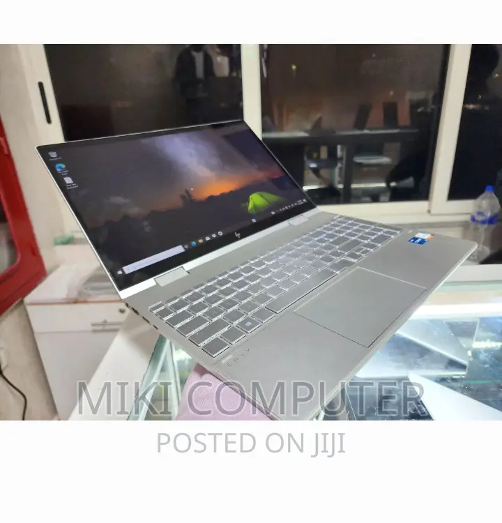 New Laptop HP Envy X360 8GB Intel Core I5 SSD 512GB