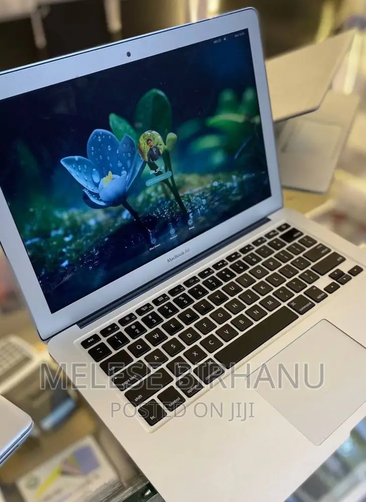 New Laptop Apple MacBook Air 2015 8GB Intel Core I7 SSD 256GB