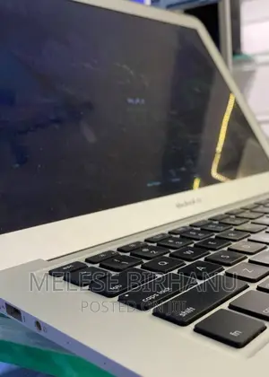 New Laptop Apple MacBook Air 2015 8GB Intel Core I7 SSD 256GB