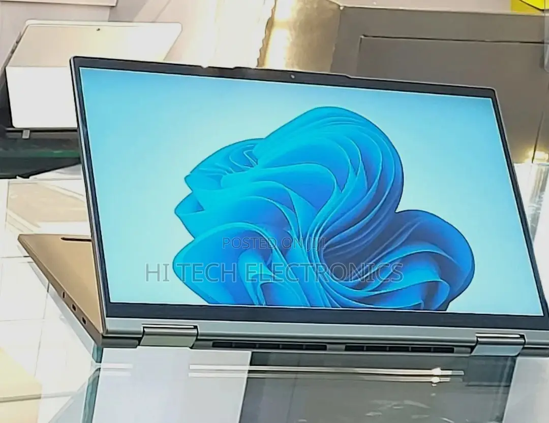 New Laptop Lenovo Yoga 700 12GB Intel Core I7 SSD 512GB