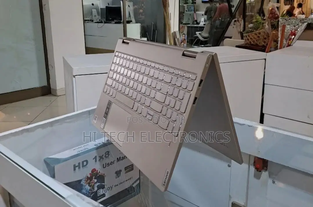 New Laptop Lenovo Yoga 730 12GB Intel Core I7 SSD 512GB