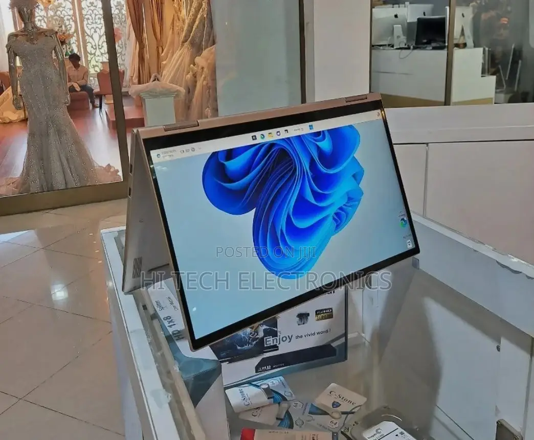 New Laptop Lenovo Yoga 730 12GB Intel Core I7 SSD 512GB