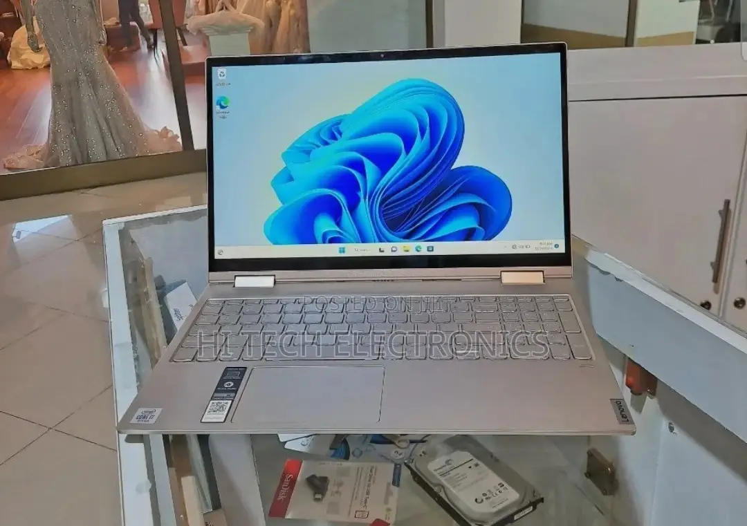 New Laptop Lenovo Yoga 730 12GB Intel Core I7 SSD 512GB