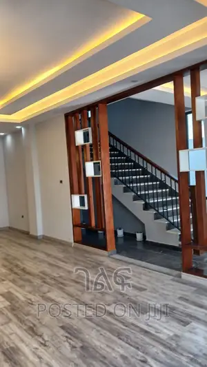 5bdrm House in የግል, Bole for sale