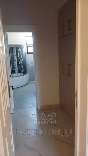 5bdrm House in የግል, Bole for sale