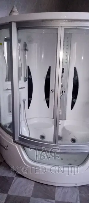 5bdrm House in የግል, Bole for sale