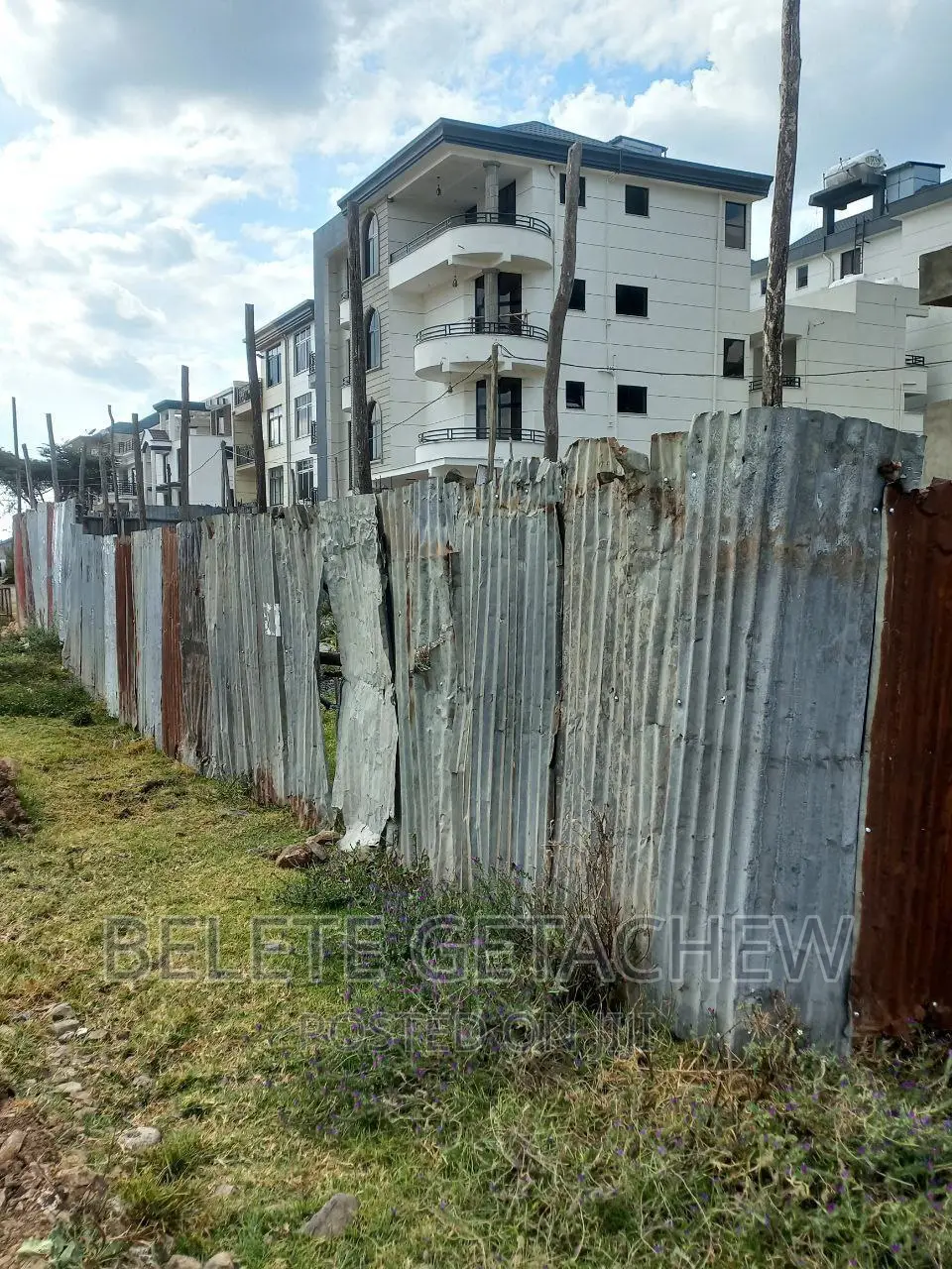 ለሽያጭ የወጣ የሊዝ ቦታ አያት አደባባይ አካባቢ