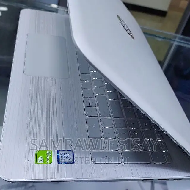 New Laptop HP Pavilion 15 8GB Intel Core i5 HDD 1T