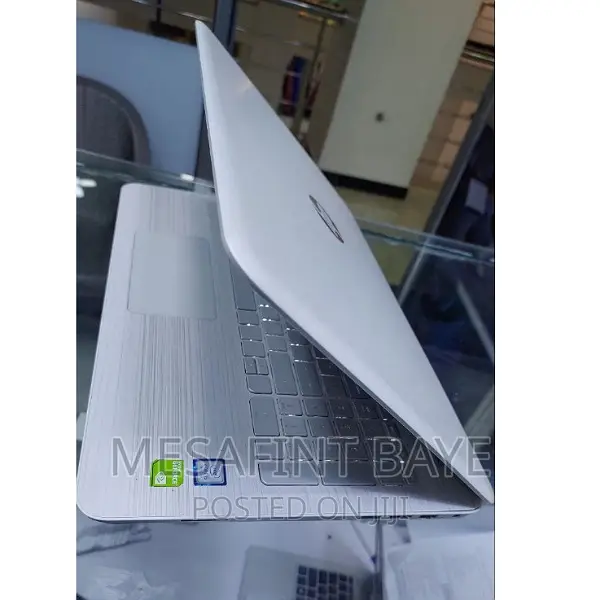 New Laptop HP Pavilion 15 8GB Intel Core I5 HDD 1T