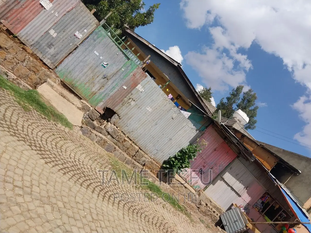 Furnished 3bdrm House in Yeka Kollejjii for sale