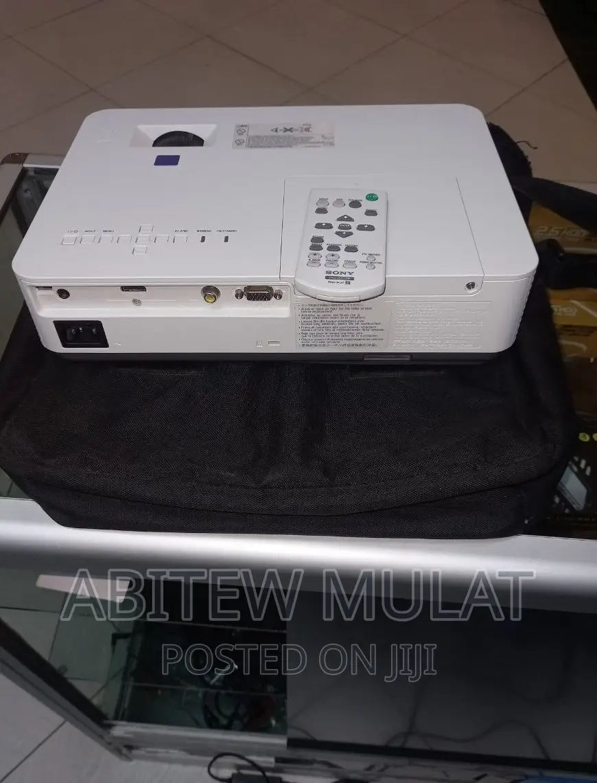 Sony Projector
Model Name VPL-Dx221
Hardware