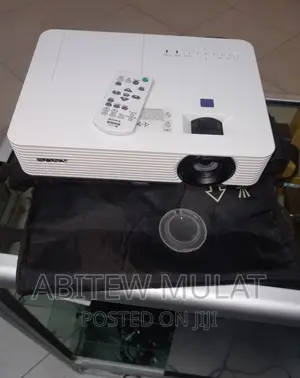 Sony Projector
Model Name VPL-Dx221
Hardware