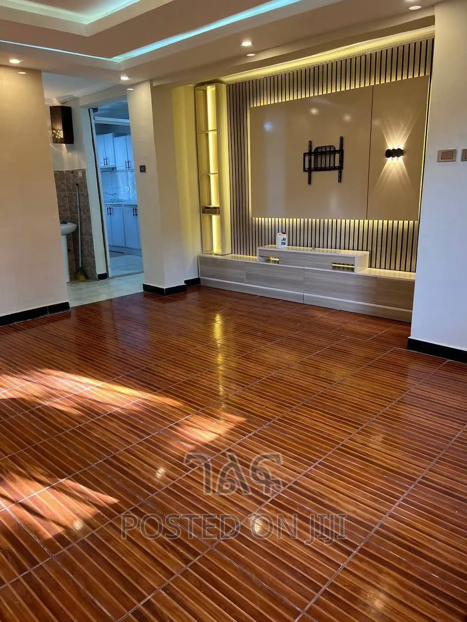 3bdrm Condo in ኮንደሚኒየም, Bole for sale