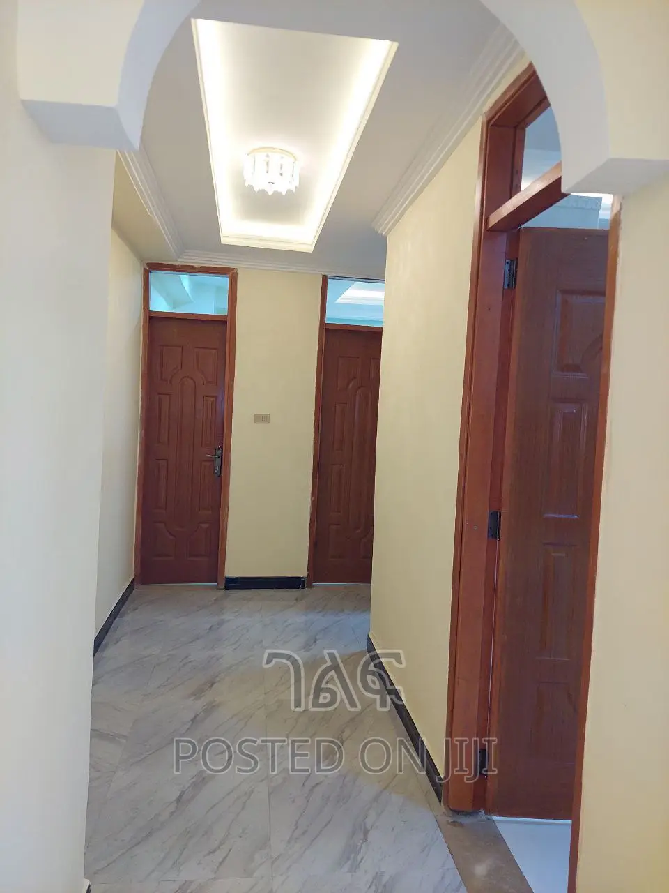 3bdrm Apartment in ቅንጡ 40/60 ሁሉንም ነገር, Bole for sale