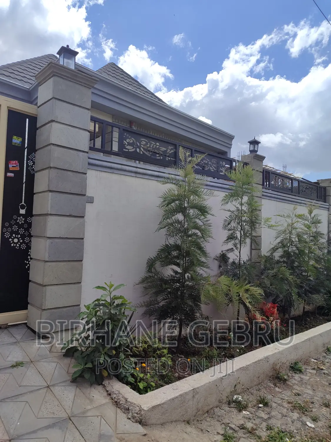 5bdrm House in Villa, Bole for rent