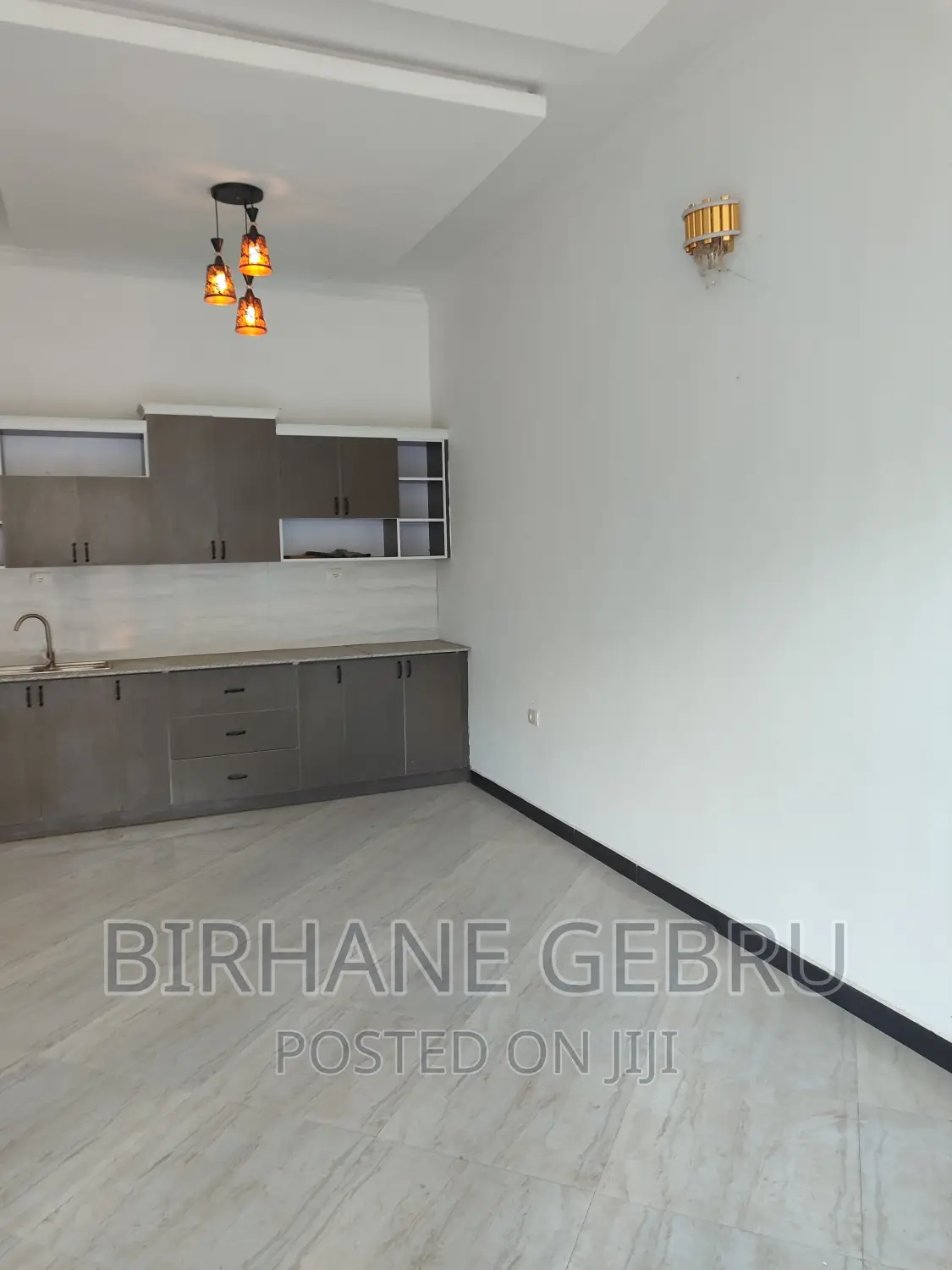 5bdrm House in Villa, Bole for rent