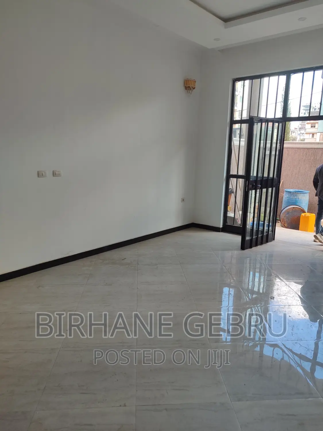 5bdrm House in Villa, Bole for rent