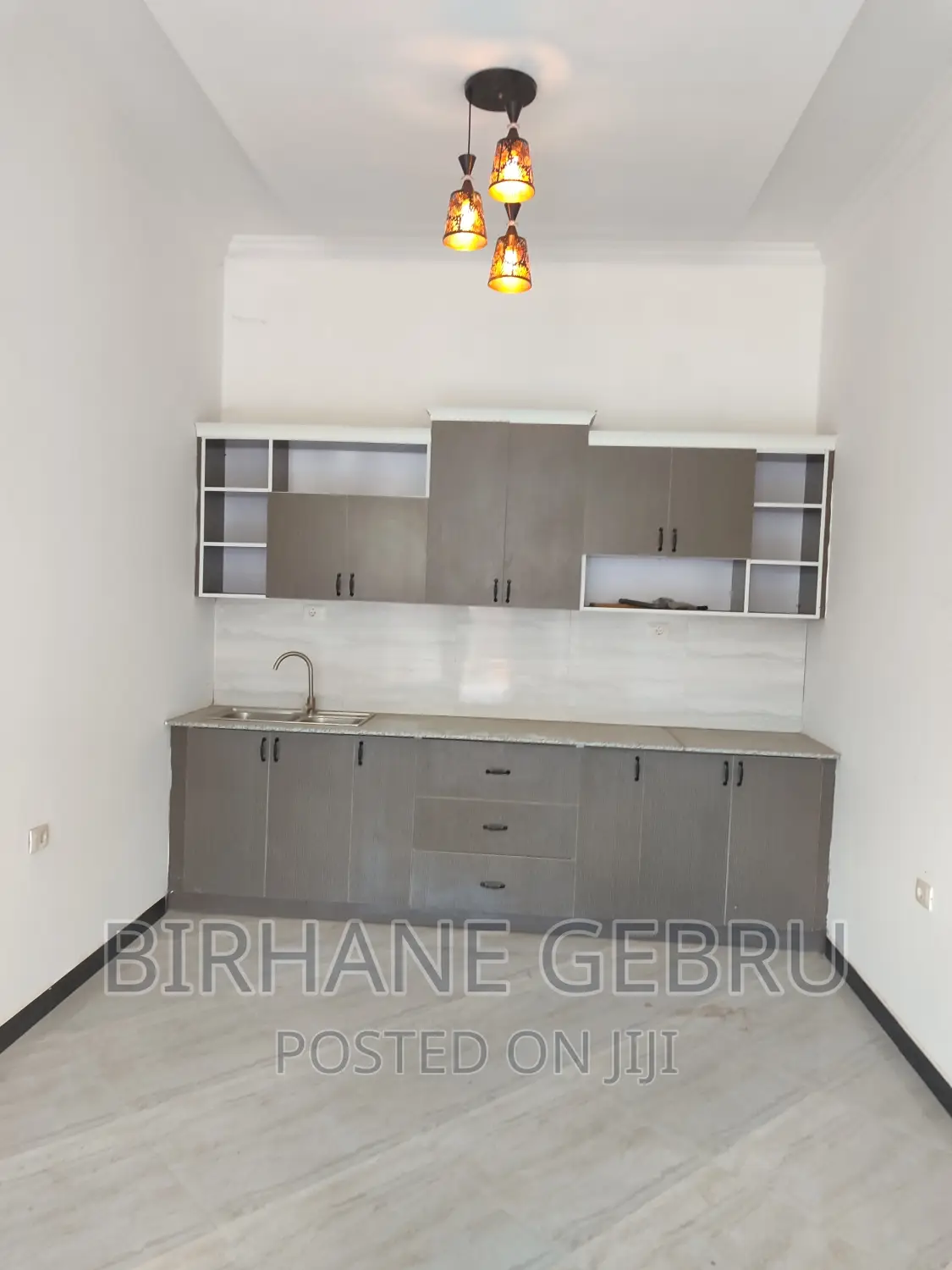 5bdrm House in Villa, Bole for rent