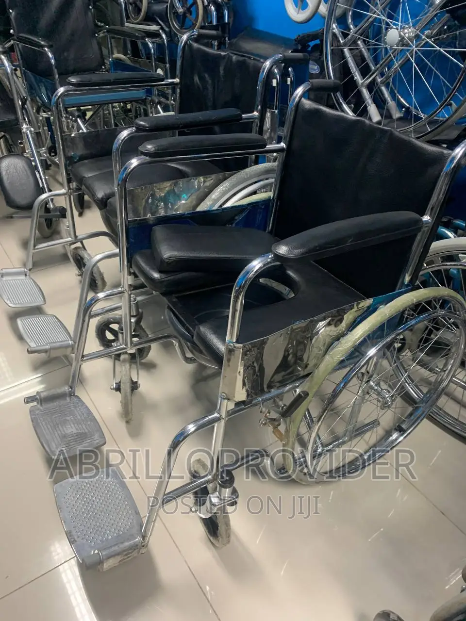 በቅናሽ ዋጋ Toilet_wheelchair|Commode Wheelchair|Wheelchair|USED
