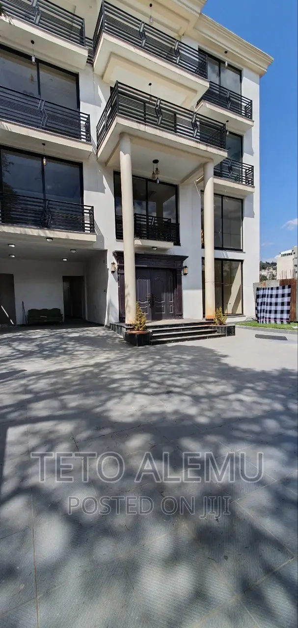 7bdrm House in የሚሸጥ ቤት እግዚአብሔር አብ, Bole for sale