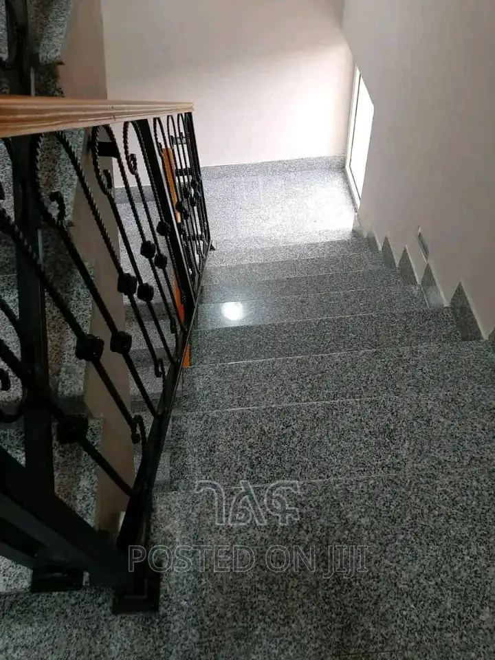 5bdrm Apartment in አያት 72 ቅንጡ G+3 ቤት, Bole for sale