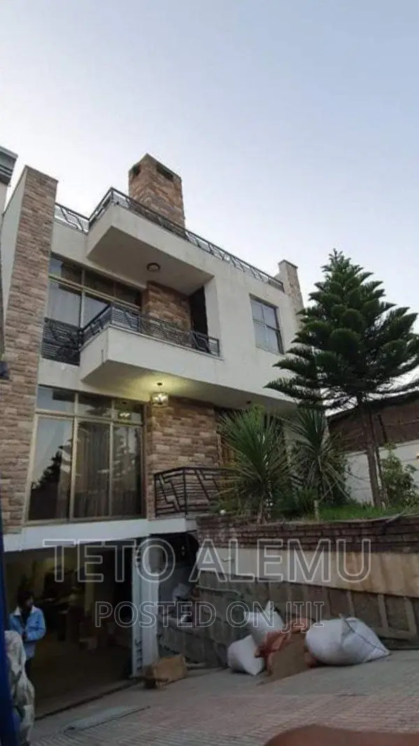5bdrm House in የሚሸጥ ቤት ጉርድ ሾላ, Bole for sale