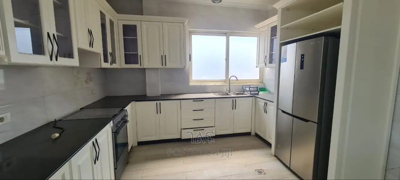 7bdrm House in ቅንጡ መኖሪያ ቤት አምቼ መገናኛ, Bole for sale