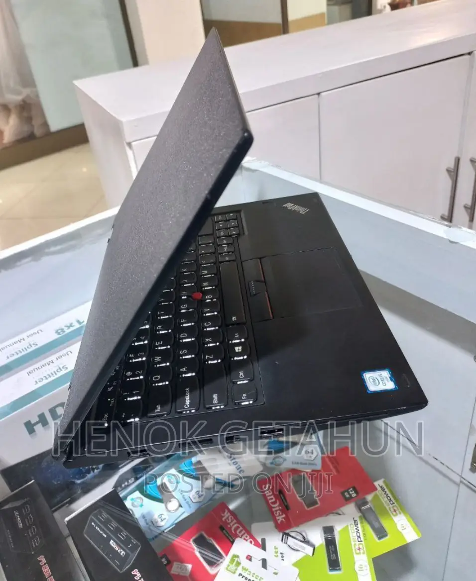 New Laptop Lenovo Yoga 260 8GB Intel Core I5 SSD 512GB