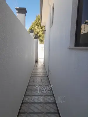 3bdrm Villa in ሳሚት ቅንጡ ቪላ, Bole for sale