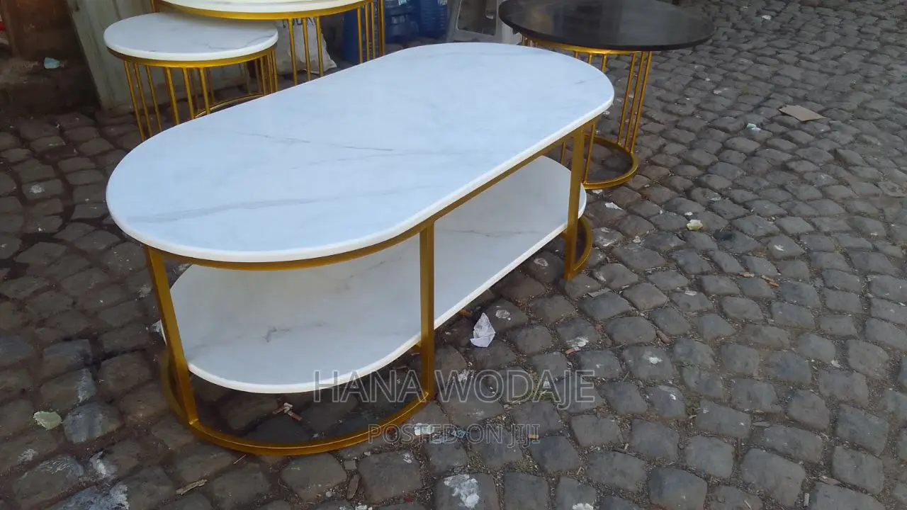 በብረት የተሰራ ጥራቹን የጠበቀ የመሀል ጠረንጴዛ