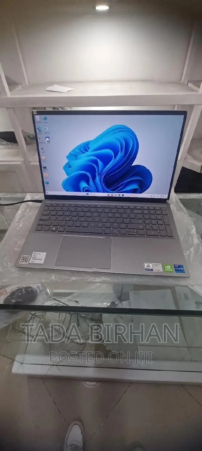 New Laptop Dell Inspiron 15 16GB Intel Core I7 SSD 512GB