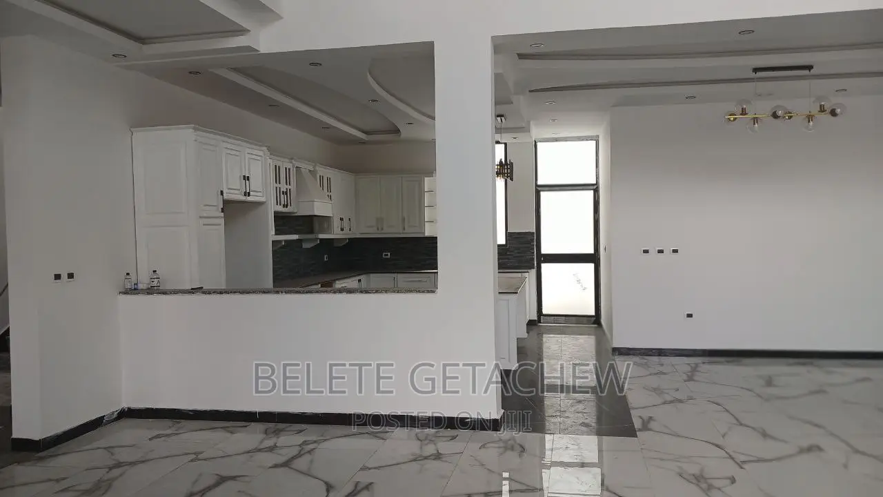 9bdrm House in G+2 Ayat Zone, Bole for sale